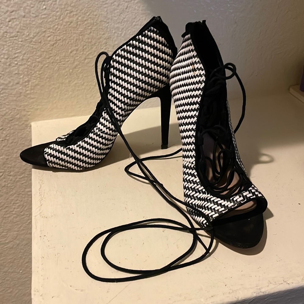 ZARA woven leather heel